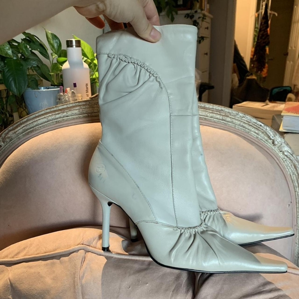 Bronx Cream and White Boots